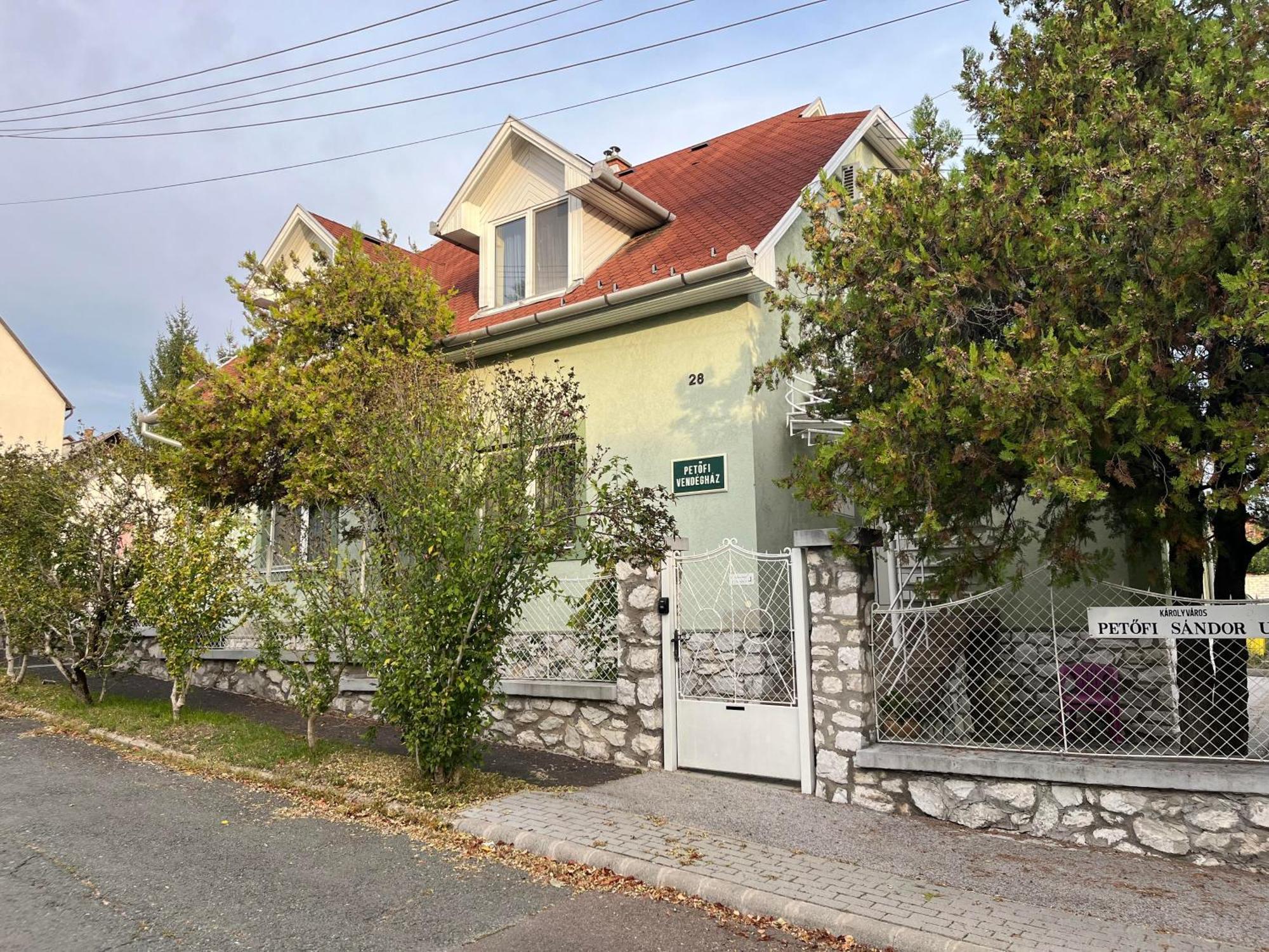 Petoefi Vendeghaz Hotel Eger Exterior photo